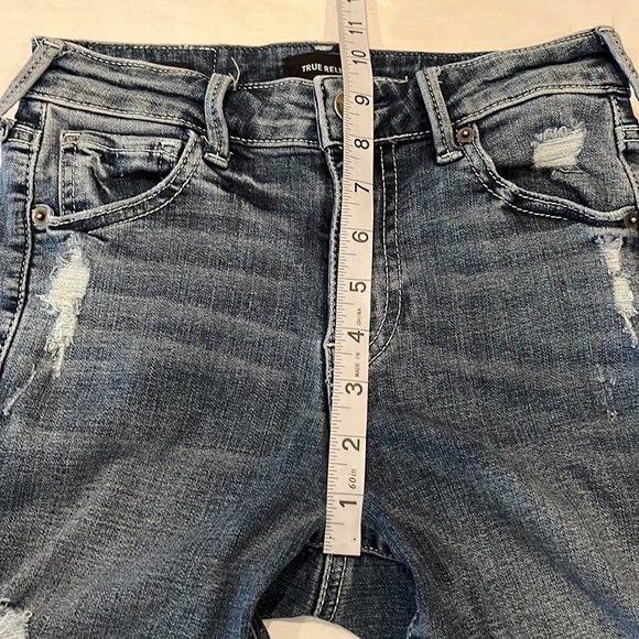 True Religion Riley Knee Shorts Size 25W - Picture 5 of 16